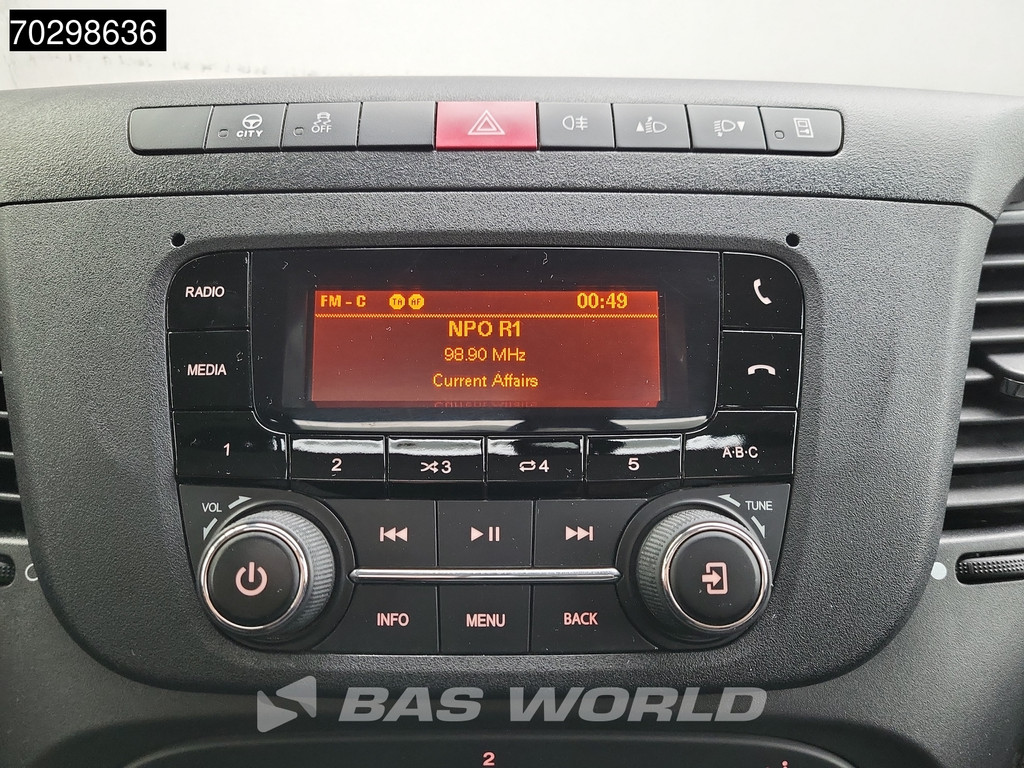 Iveco Daily 35C16 3.0L Kipper met Kist 3.5t trekhaak Tipper Benne Airco Cruise Euro6 Airco Trekhaak Cruise control 12