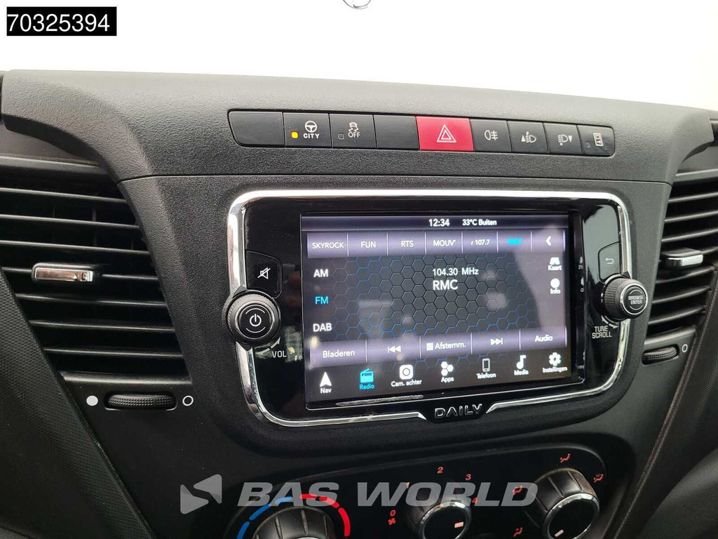 Iveco Daily 35C16 3.0L Kipper met Kist Dubbel Cabine Dubbellucht 3,5t Trekhaak Navi Airco Cruise Camera Euro6 Tipper Benne Kieper Airco Trekhaak Cruise control 16