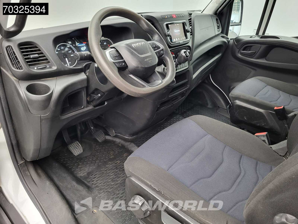 Iveco Daily 35C16 3.0L Kipper met Kist Dubbel Cabine Dubbellucht 3,5t Trekhaak Navi Airco Cruise Camera Euro6 Tipper Benne Kieper Airco Trekhaak Cruise control 3