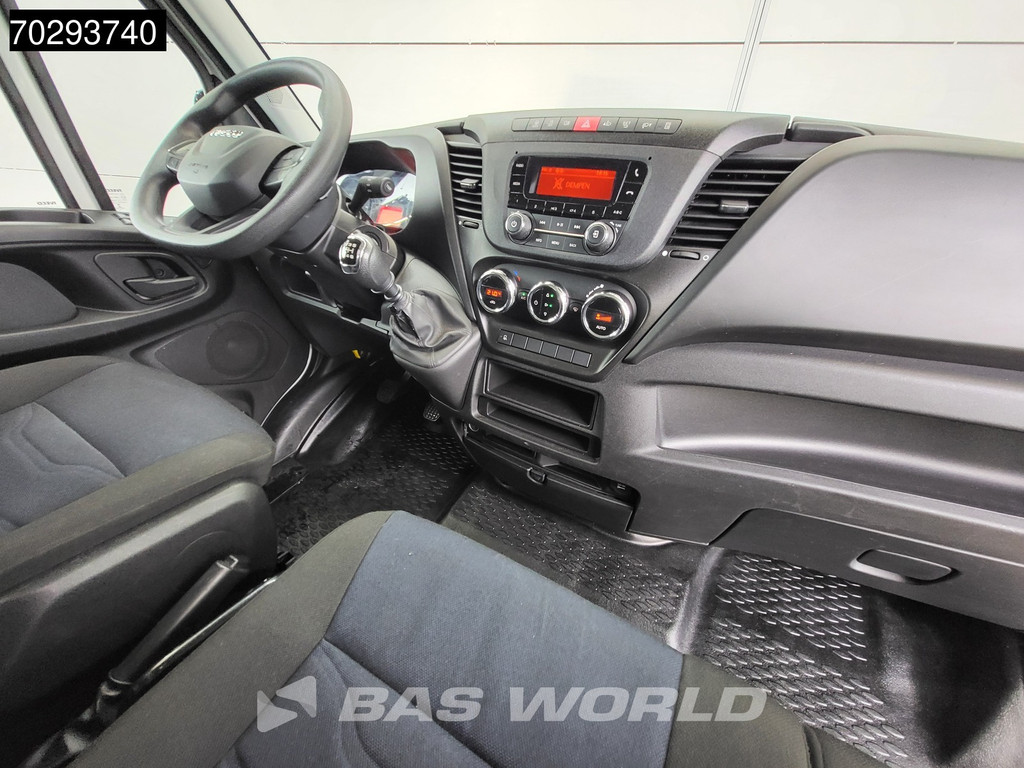 Iveco Daily 35C16 3.0L Laadklep 160PK Dubbellucht Bakwagen Airco Cruise Euro6 Meubelbak Koffer 20m3 Airco Cruise control 10
