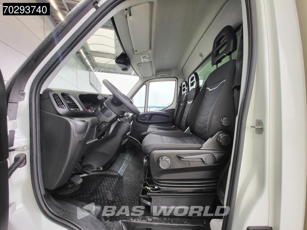 Iveco Daily 35C16 3.0L Laadklep 160PK Dubbellucht Bakwagen Airco Cruise Euro6 Meubelbak Koffer 20m3 Airco Cruise control 11