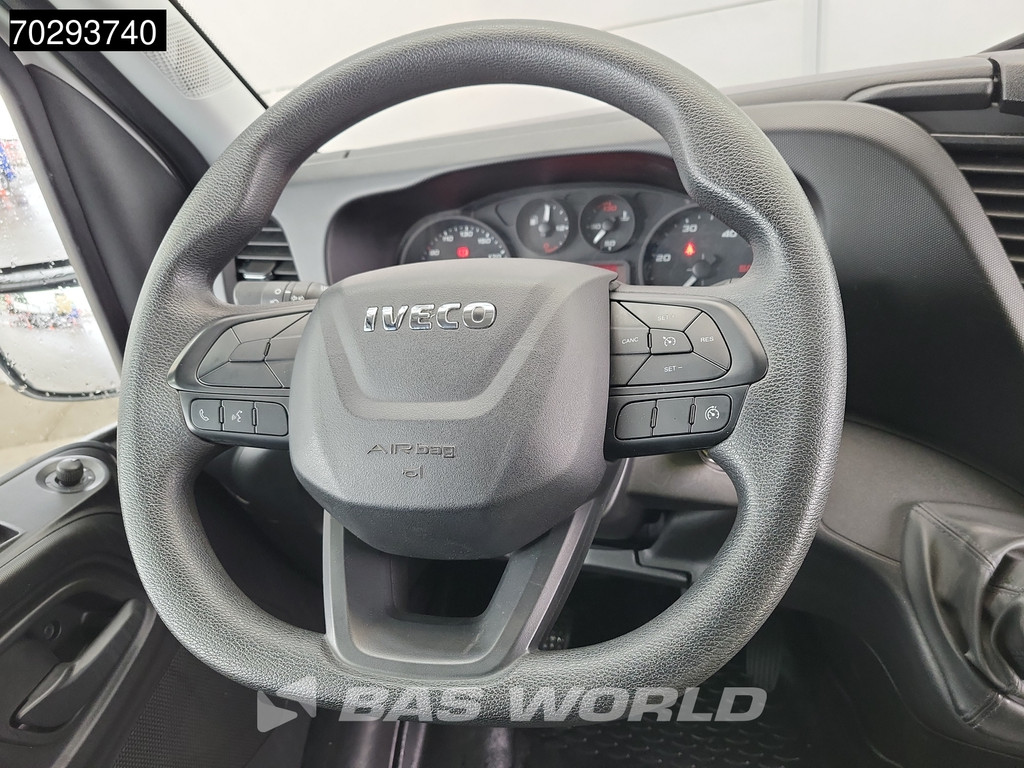 Iveco Daily 35C16 3.0L Laadklep 160PK Dubbellucht Bakwagen Airco Cruise Euro6 Meubelbak Koffer 20m3 Airco Cruise control 17