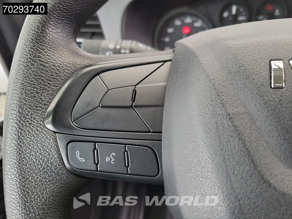 Iveco Daily 35C16 3.0L Laadklep 160PK Dubbellucht Bakwagen Airco Cruise Euro6 Meubelbak Koffer 20m3 Airco Cruise control 18