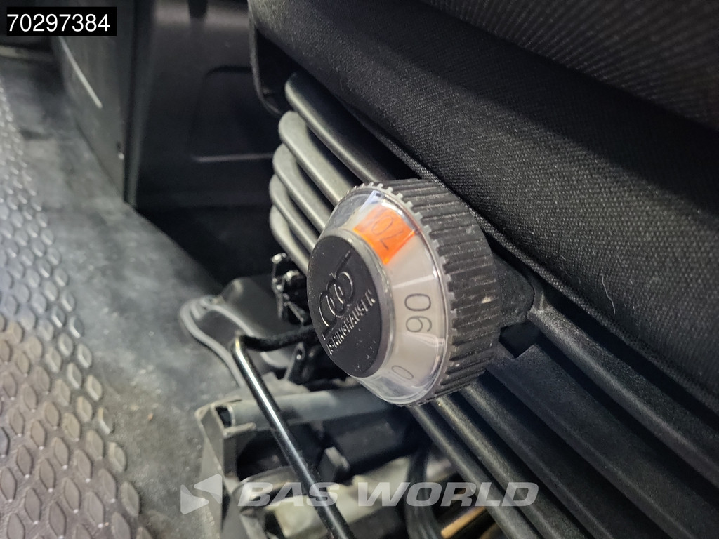 Iveco Daily 35C16 3.0L Laadklep Dubbellucht 160PK Bakwagen Airco Cruise Euro6 Meubelbak Koffer Airco Cruise control 20