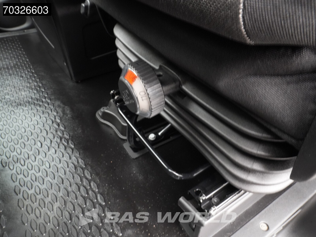 Iveco Daily 35C16 3.0L Laadklep Dubbellucht 160PK Bakwagen Airco Cruise Euro6 Meubelbak Koffer Airco Cruise control 20