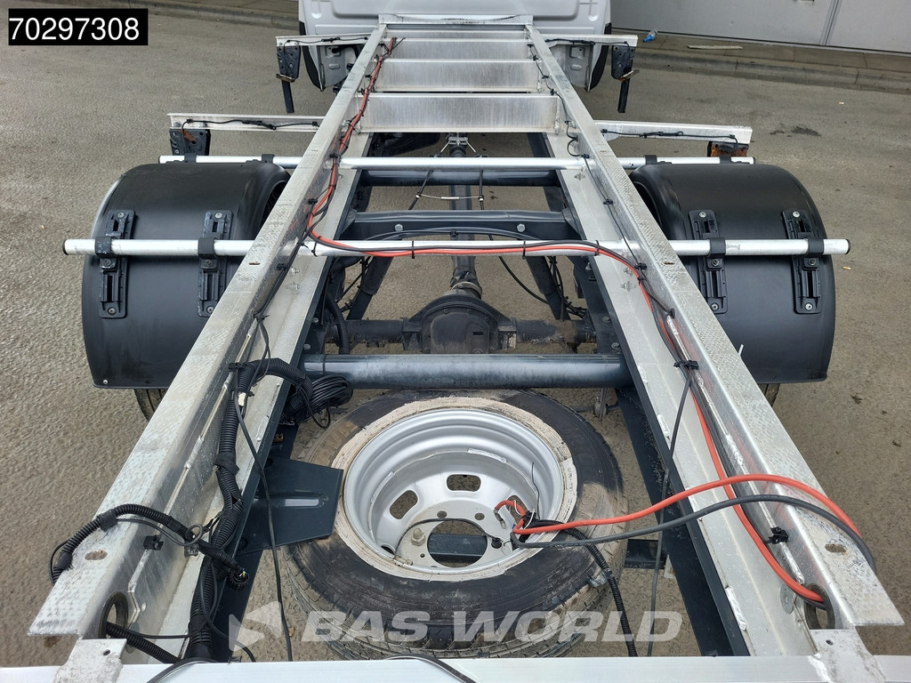 Iveco Daily 35C16 Chassis Cabine 410WB Dubbellucht 160PK Airco Cruise Camera Euro6 Fahrgestell Cruise control 7