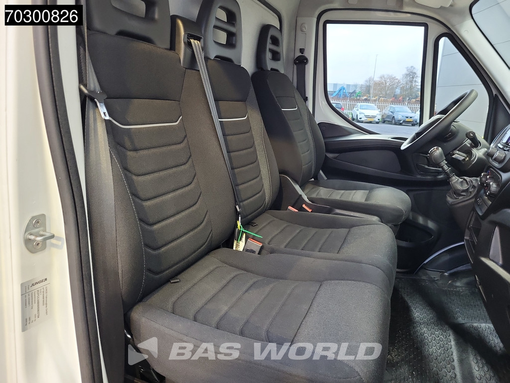 Iveco Daily 35C16 Laadklep Dubbellucht Bakwagen 160PK 3,5t Trekgewicht Airco Euro6 Meubelbak Koffer Airco 12