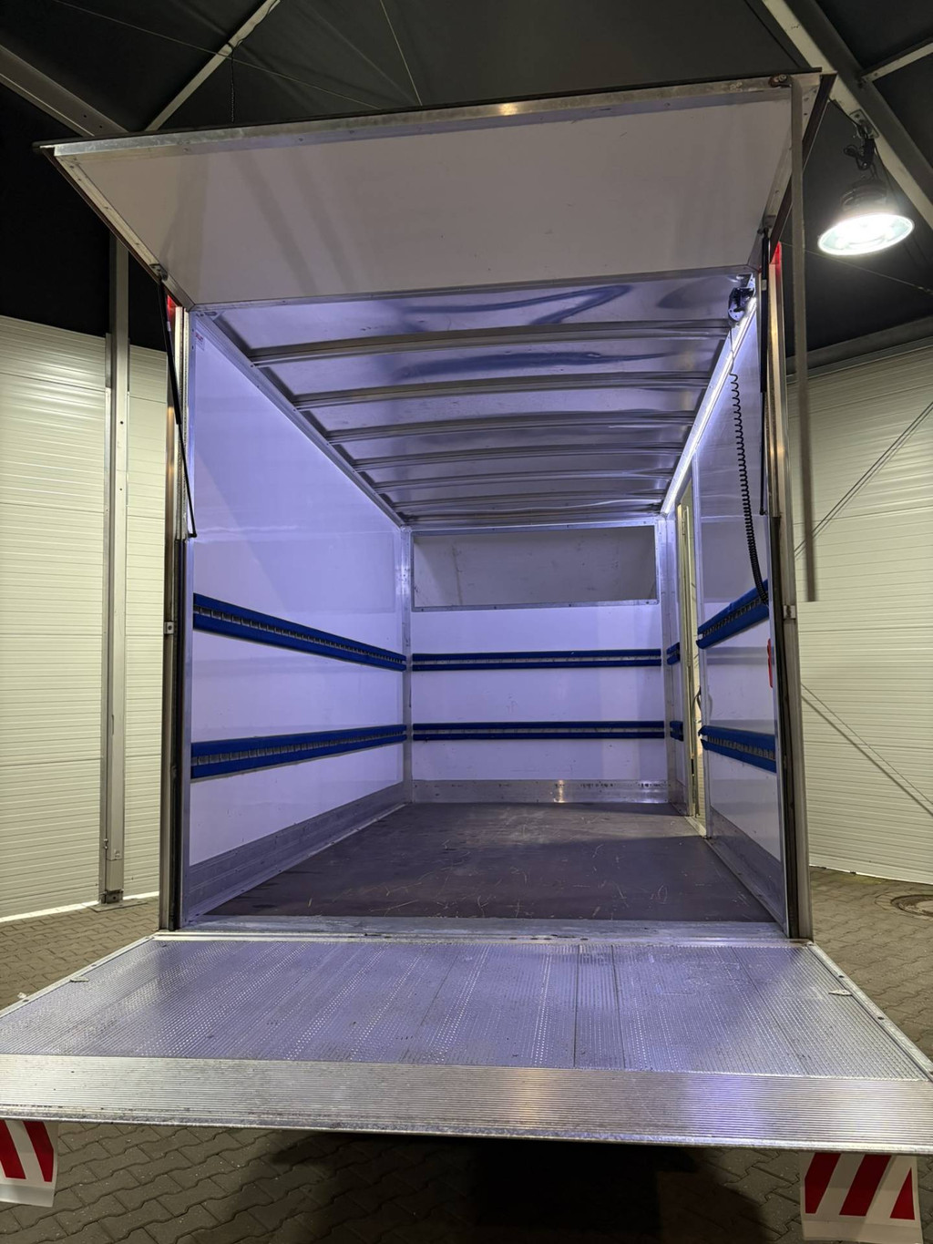 Iveco Daily 35C16 3.0 Dubbel lucht VVB487 Prijs zoals getoond 16