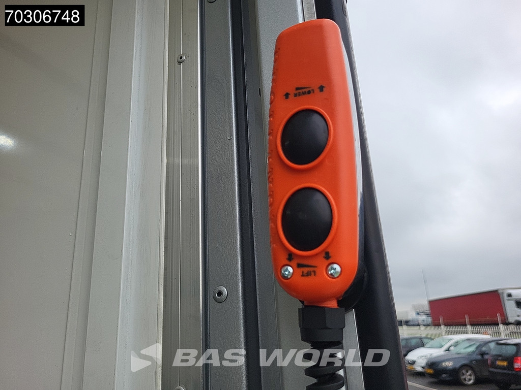 Iveco Daily 35C18 3.0L 1000KG Laadklep Automaat Zijdeur Dubbellucht 2025-Model 180PK Navi Airco Cruise DHollandia Euro6 Meubelbak Koffer Airco 19