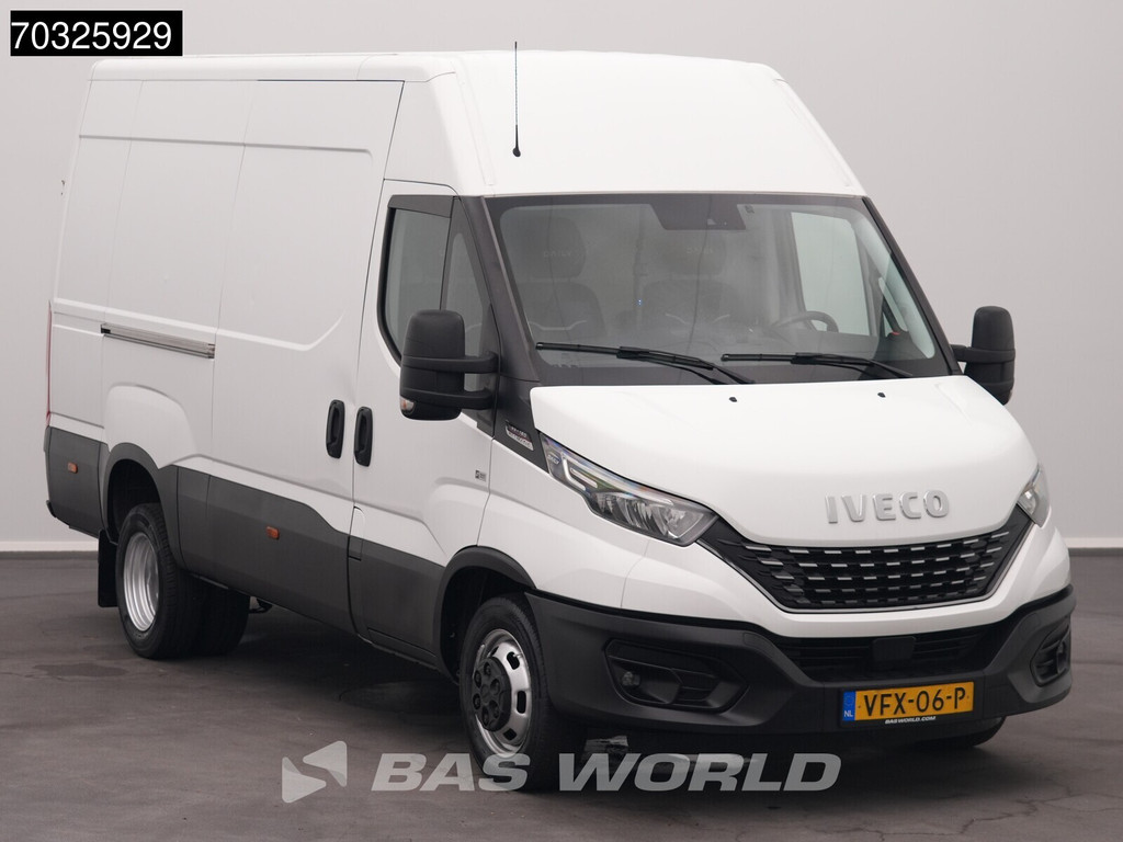 Iveco Daily 35C18 3.0L Automaat Dubbellucht L2H2 3,5t Trekhaak ACC LED Navi Parkeersensoren 180PK Euro6 L2 Airco Trekhaak 7