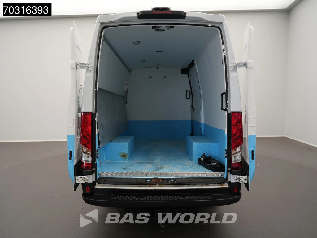 Iveco Daily 35C18 3.0L Automaat Foodtruck L2H2 3,5t Trekhaak Airco Cruise Camera Euro6 L2 Verkoopwagen Marktwagen Airco Trekhaak Cruise control 10