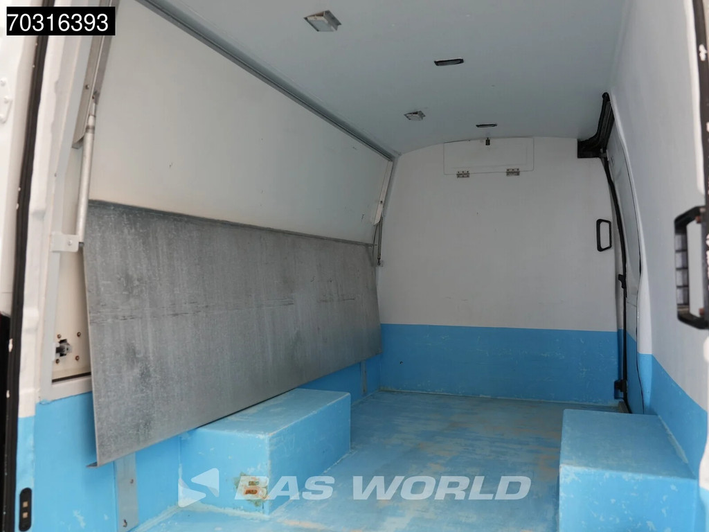Iveco Daily 35C18 3.0L Automaat Foodtruck L2H2 3,5t Trekhaak Airco Cruise Camera Euro6 L2 Verkoopwagen Marktwagen Airco Trekhaak Cruise control 13