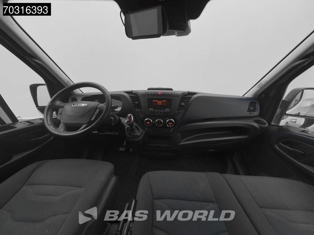 Iveco Daily 35C18 3.0L Automaat Foodtruck L2H2 3,5t Trekhaak Airco Cruise Camera Euro6 L2 Verkoopwagen Marktwagen Airco Trekhaak Cruise control 16