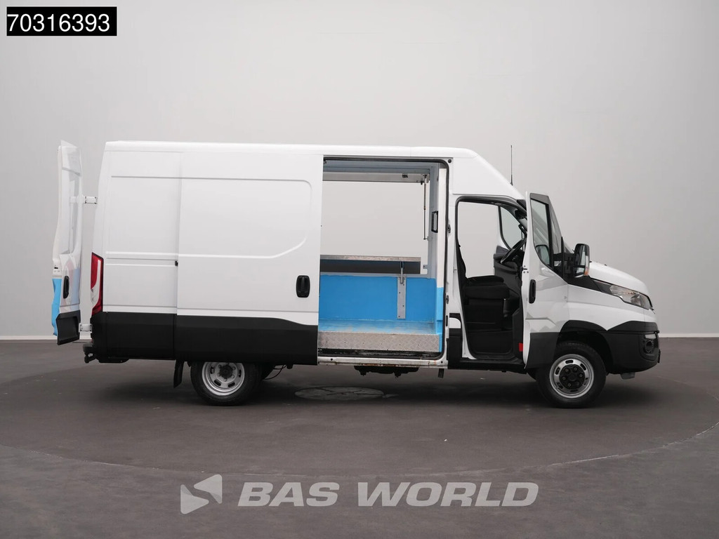 Iveco Daily 35C18 3.0L Automaat Foodtruck L2H2 3,5t Trekhaak Airco Cruise Camera Euro6 L2 Verkoopwagen Marktwagen Airco Trekhaak Cruise control 9