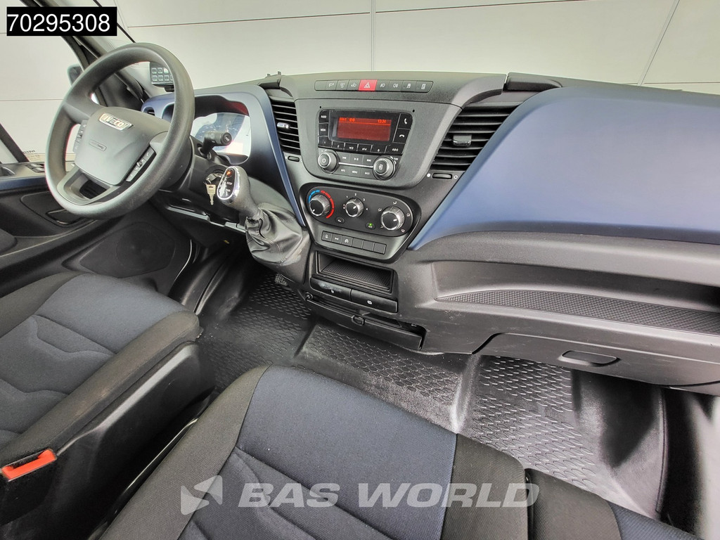 Iveco Daily 35C18 3.0L Automaat Kipper Dubbellucht 3,5t Trekhaak 180PK Airco Cruise Euro6 Kieper Tipper Benne 2m3 Airco Trekhaak Cruise control 9