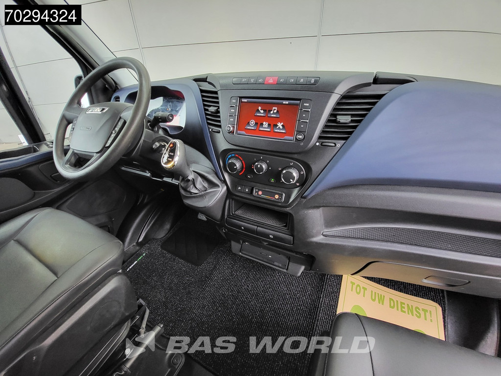Iveco Daily 35C18 3.0L Automaat L2H2 Dubbellucht 180PK 3,5t Trekgewicht Navi Airco Cruise Camera Euro6 L2 11m3 Airco Cruise control 10