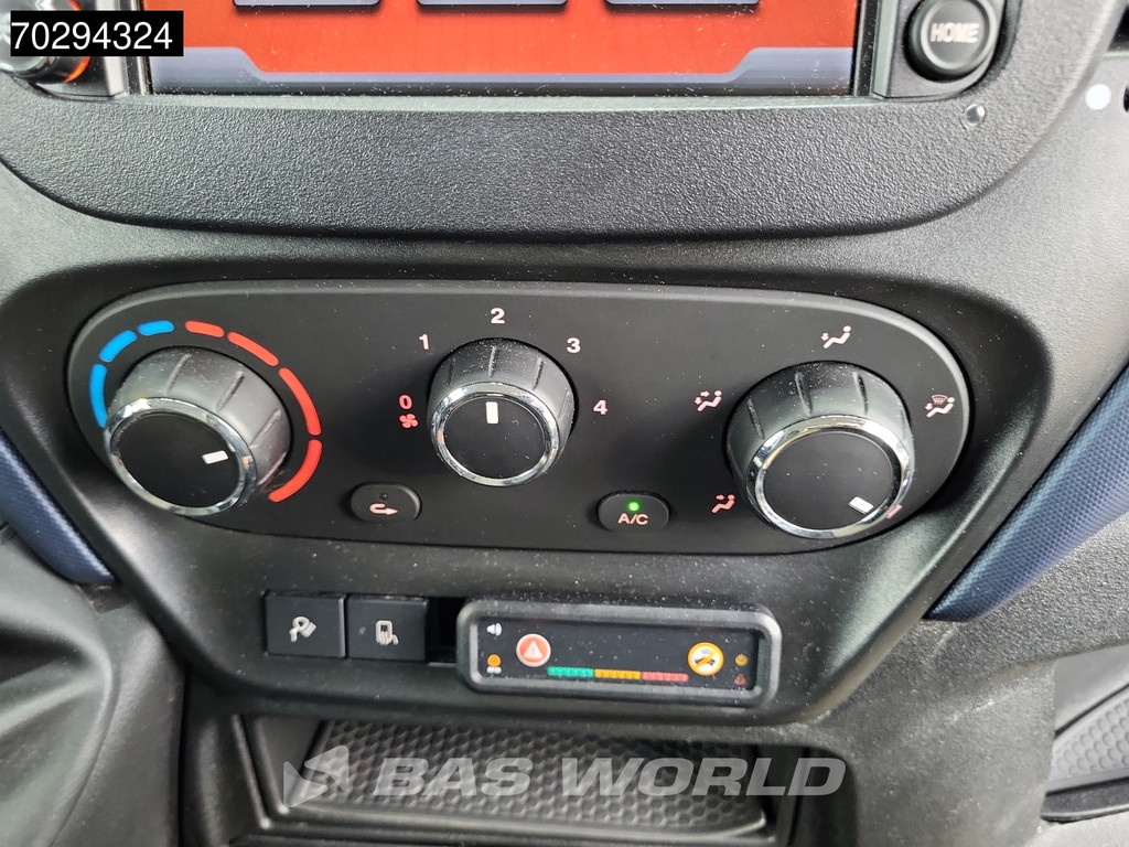 Iveco Daily 35C18 3.0L Automaat L2H2 Dubbellucht 180PK 3,5t Trekgewicht Navi Airco Cruise Camera Euro6 L2 11m3 Airco Cruise control 17