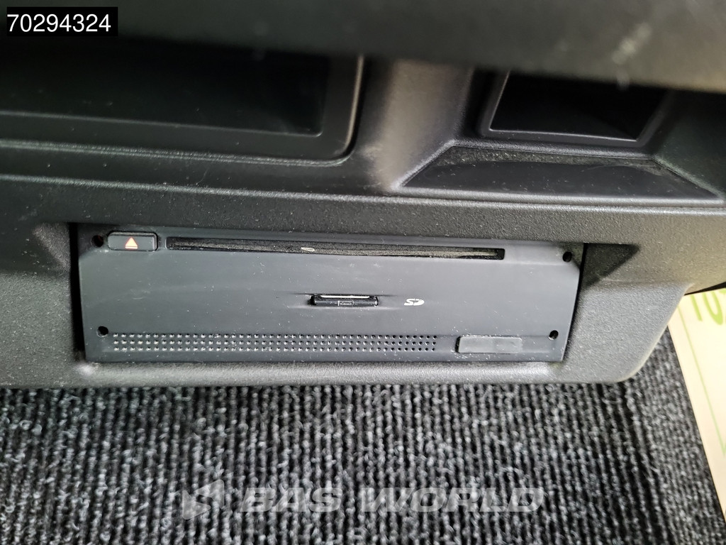 Iveco Daily 35C18 3.0L Automaat L2H2 Dubbellucht 180PK 3,5t Trekgewicht Navi Airco Cruise Camera Euro6 L2 11m3 Airco Cruise control 19