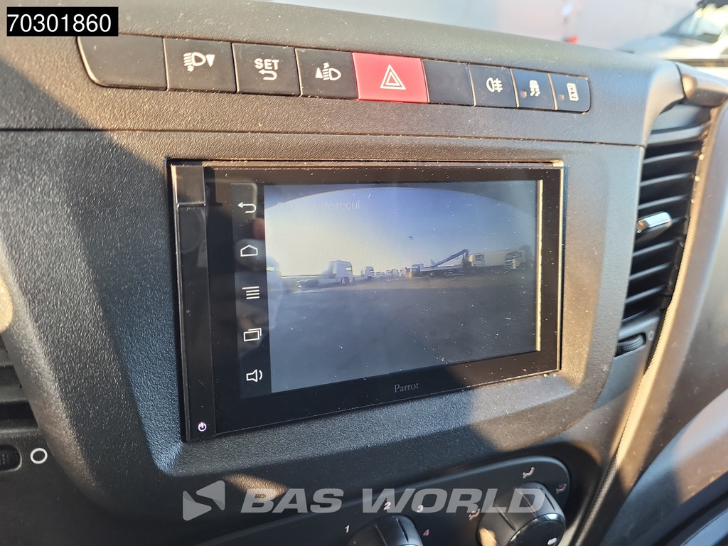 Iveco Daily 35C18 3.0L Driezijdige Kipper Dubbellucht 3,5t Trekhaak 180PK Euro6 Kieper Dreiseitenkipper Tipper Benne Trekhaak 17