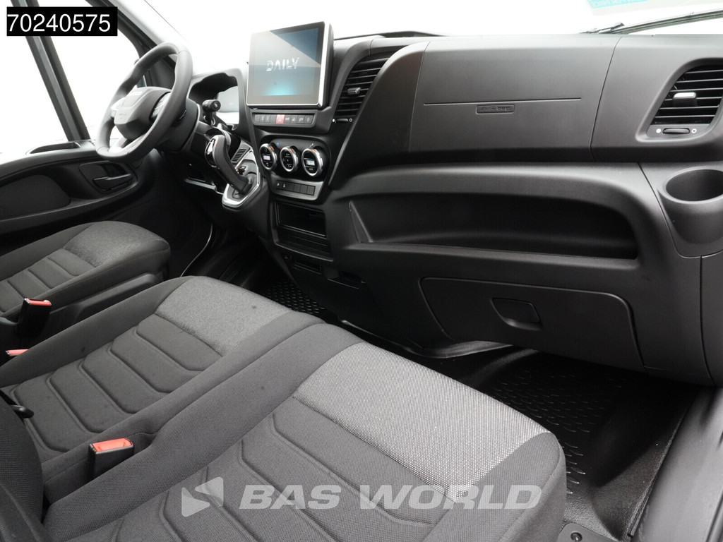 Iveco Daily 35C18 BPM VRIJ! 3.0L Automaat L3H2 180PK Dubbellucht 3,5t Trekgewicht ACC Navi Camera Parkeersensoren 16m3 Euro6 L4H2 16m3 Airco 12