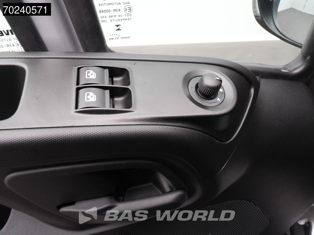 Iveco Daily 35C18 BPM VRIJ! 3.0L Automaat L3H2 180PK Dubbellucht 3,5t Trekgewicht ACC Navi Camera Parkeersensoren 16m3 Euro6 L4H2 16m3 Airco 21