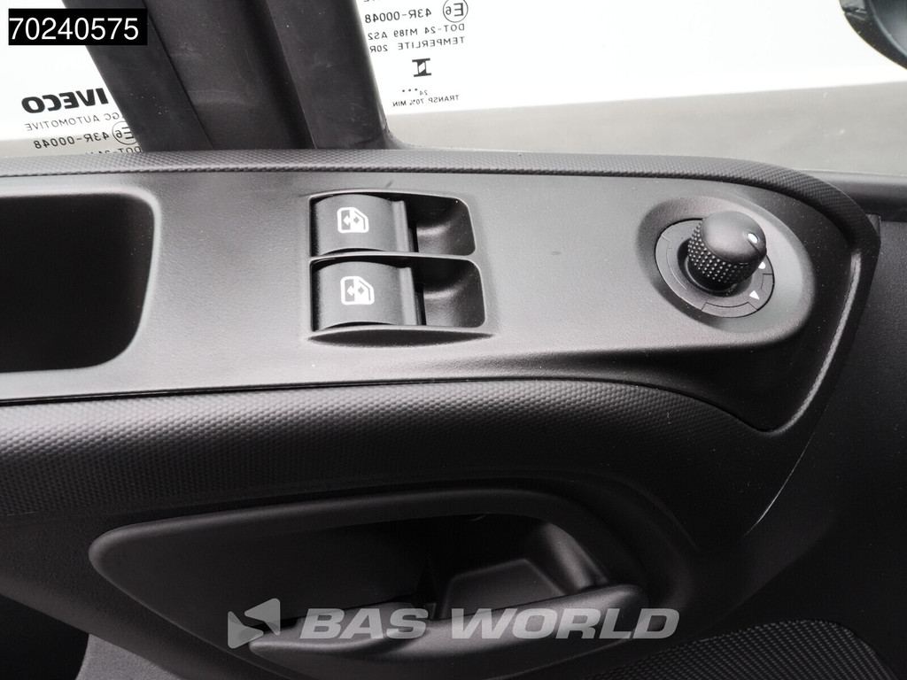 Iveco Daily 35C18 BPM VRIJ! 3.0L Automaat L3H2 180PK Dubbellucht 3,5t Trekgewicht ACC Navi Camera Parkeersensoren 16m3 Euro6 L4H2 16m3 Airco 21
