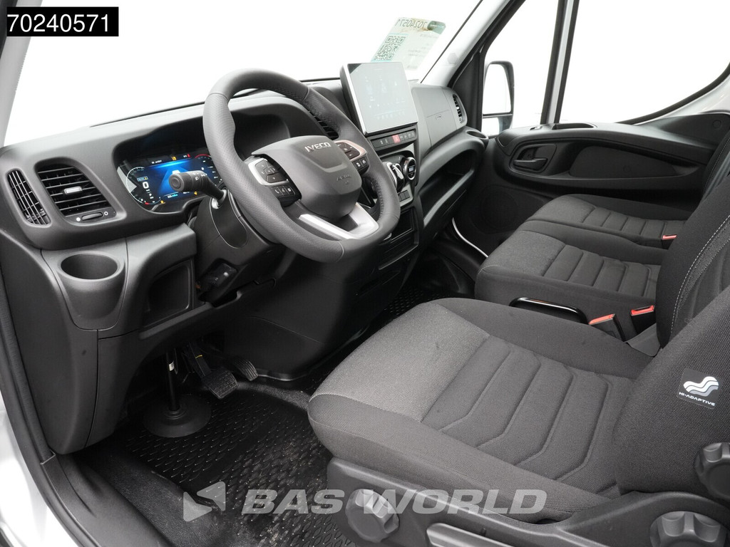 Iveco Daily 35C18 BPM VRIJ! 3.0L Automaat L3H2 180PK Dubbellucht 3,5t Trekgewicht ACC Navi Camera Parkeersensoren 16m3 Euro6 L4H2 16m3 Airco 3