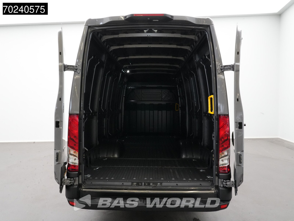 Iveco Daily 35C18 BPM VRIJ! 3.0L Automaat L3H2 180PK Dubbellucht 3,5t Trekgewicht ACC Navi Camera Parkeersensoren 16m3 Euro6 L4H2 16m3 Airco 5