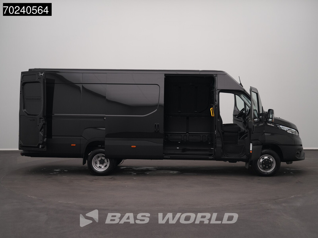 Iveco Daily 35C18 BPM VRIJ! 3.0L Automaat L3H2 180PK Dubbellucht 3,5t Trekgewicht ACC Navi Camera Parkeersensoren Euro6 L4H2 16m3 Airco 10