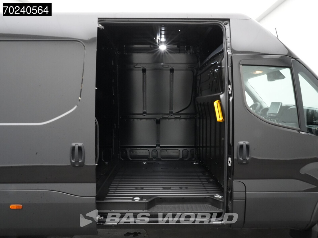 Iveco Daily 35C18 BPM VRIJ! 3.0L Automaat L3H2 180PK Dubbellucht 3,5t Trekgewicht ACC Navi Camera Parkeersensoren Euro6 L4H2 16m3 Airco 11