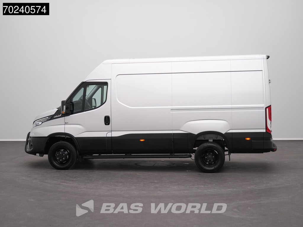 Iveco Daily 35C18 BPM VRIJ! 3.0L Black Edition Automaat 180PK L2H2 Dubbellucht 3,5t Trekgewicht ACC LED Navi Camera Parkeersensoren Euro6 L2 12m3 Airco 13