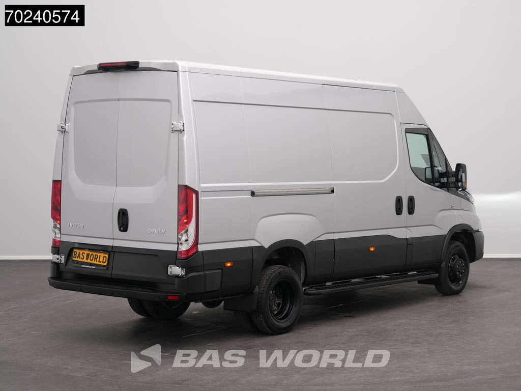 Iveco Daily 35C18 BPM VRIJ! 3.0L Black Edition Automaat 180PK L2H2 Dubbellucht 3,5t Trekgewicht ACC LED Navi Camera Parkeersensoren Euro6 L2 12m3 Airco 9