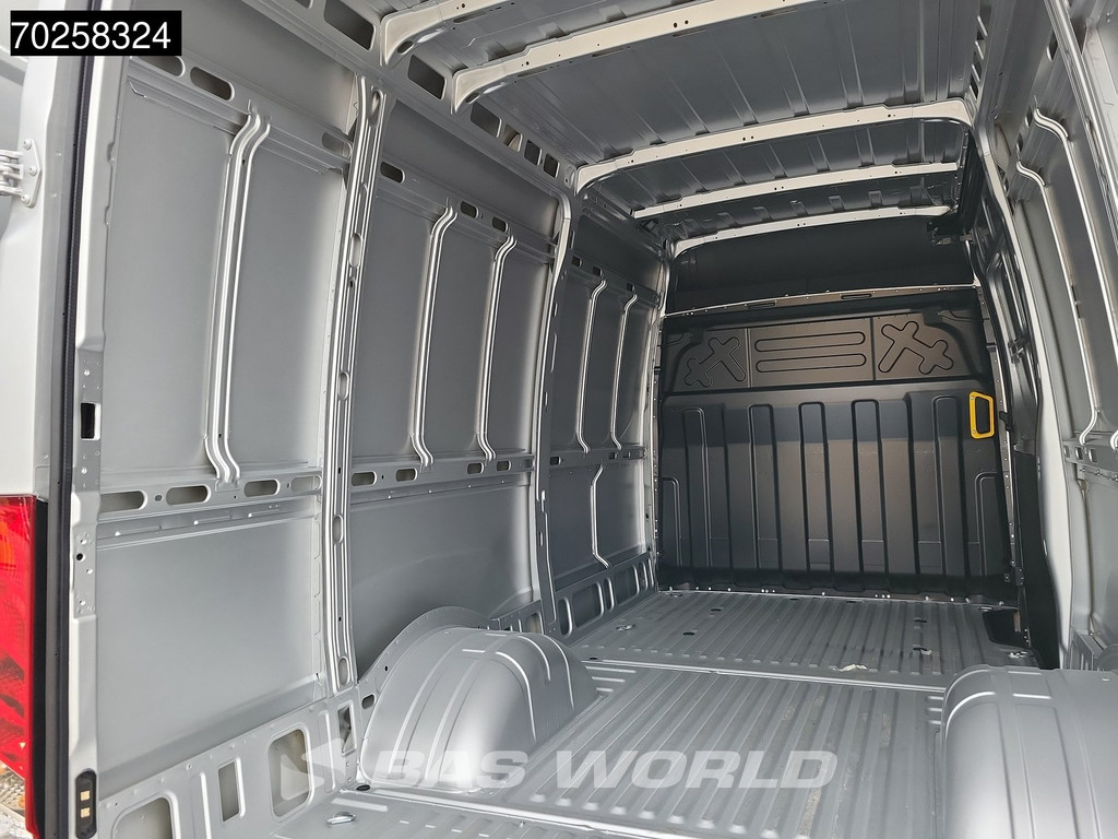 Iveco Daily 35C21 210PK Automaat Dubbellucht 2025 model ACC LED Camera Parkeersensoren L2 12m3 Airco 7