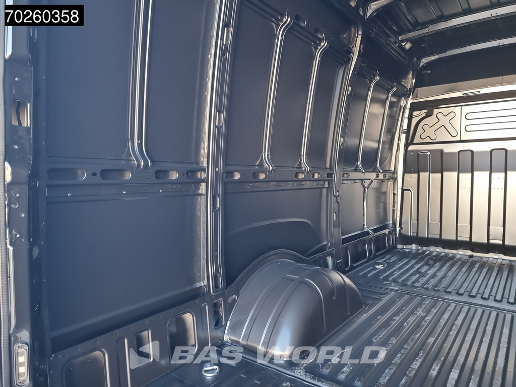 Iveco Daily 35C21 210PK Automaat Dubbellucht 2025 model ACC LED Camera Parkeersensoren L2 12m3 Airco 7