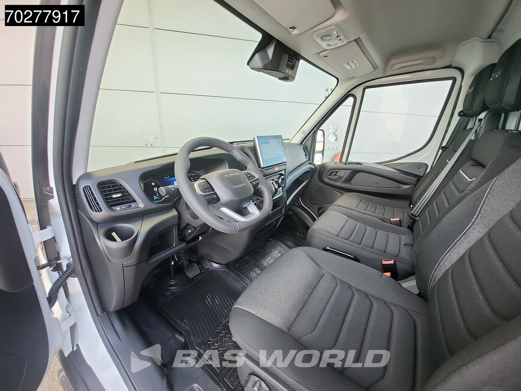 Iveco Daily 35C21 3.0L 210PK Automaat L2H1 Dubbellucht LED ACC 3.5t trekhaak Navi Laag dak 9m3 Airco Trekhaak 18