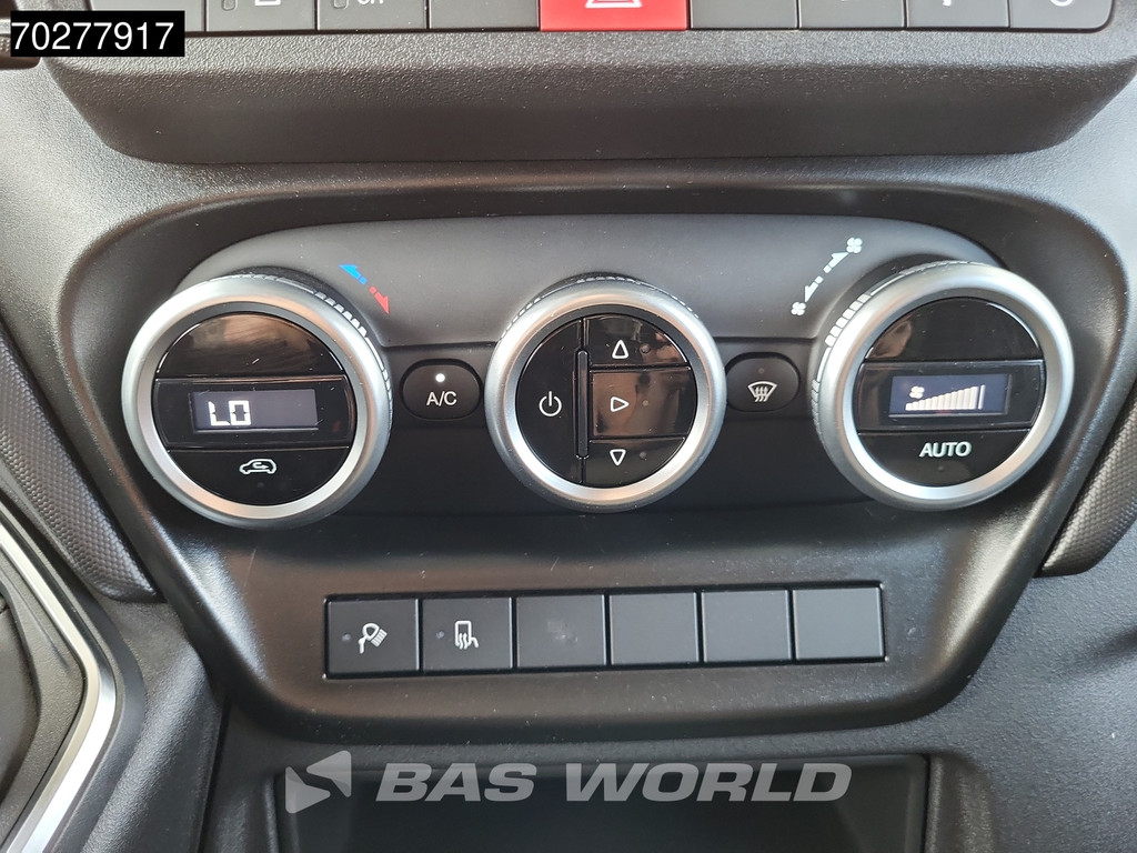 Iveco Daily 35C21 3.0L 210PK Automaat L2H1 Dubbellucht LED ACC 3.5t trekhaak Navi Laag dak 9m3 Airco Trekhaak 19