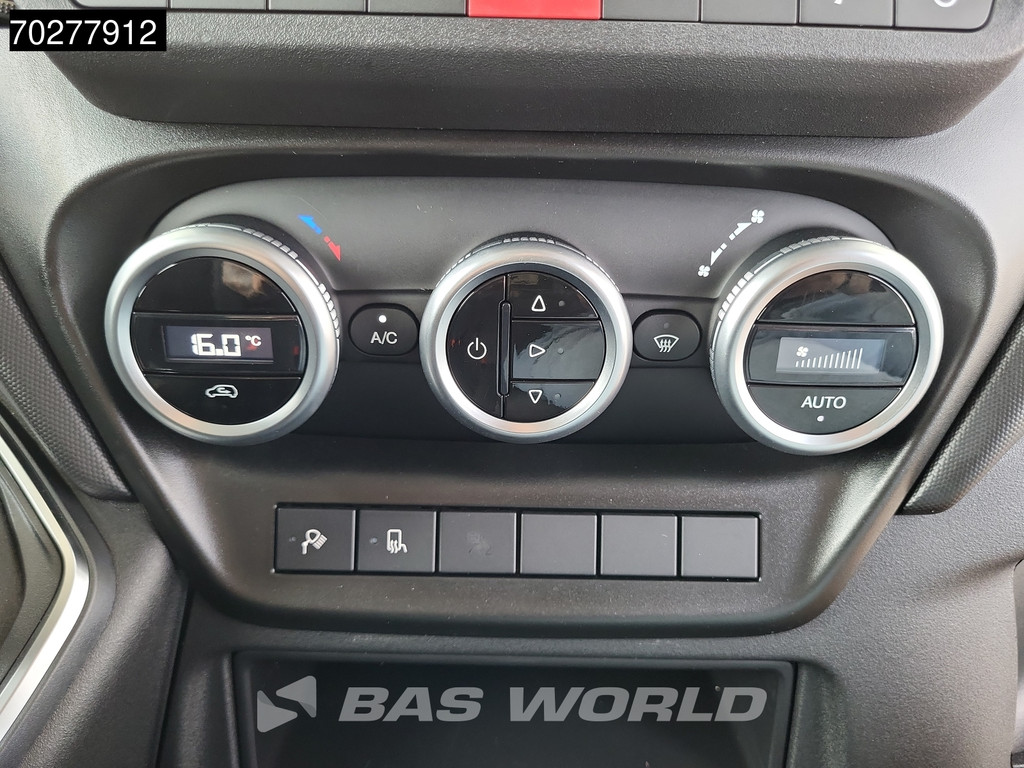 Iveco Daily 35C21 3.0L 210PK Automaat L2H2 Dubbellucht 3.5t Trekhaak LED ACC Navi Airco Camera Parkeersensoren Euro6 L2H2 12m3 Airco Trekhaak 18