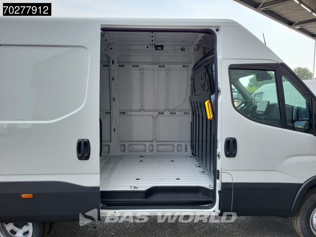 Iveco Daily 35C21 3.0L 210PK Automaat L2H2 Dubbellucht 3.5t Trekhaak LED ACC Navi Airco Camera Parkeersensoren Euro6 L2H2 12m3 Airco Trekhaak 7