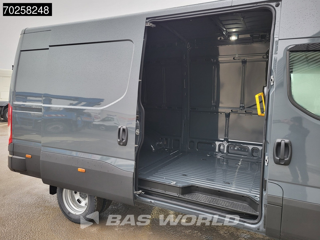 Iveco Daily 35C21 3.0L Automaat 2025 model L2H2 Dubbellucht 3,5t Trekvermogen ACC LED CarPlay Camera 12m3 Airco 8
