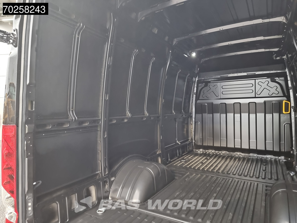 Iveco Daily 35C21 3.0L Automaat 210PK L2H2 2025-Model Dubbellucht 3,5t Trekvermogen ACC LED CarPlay Camera Parkeersensoren Euro6 L2 12m3 Airco 7