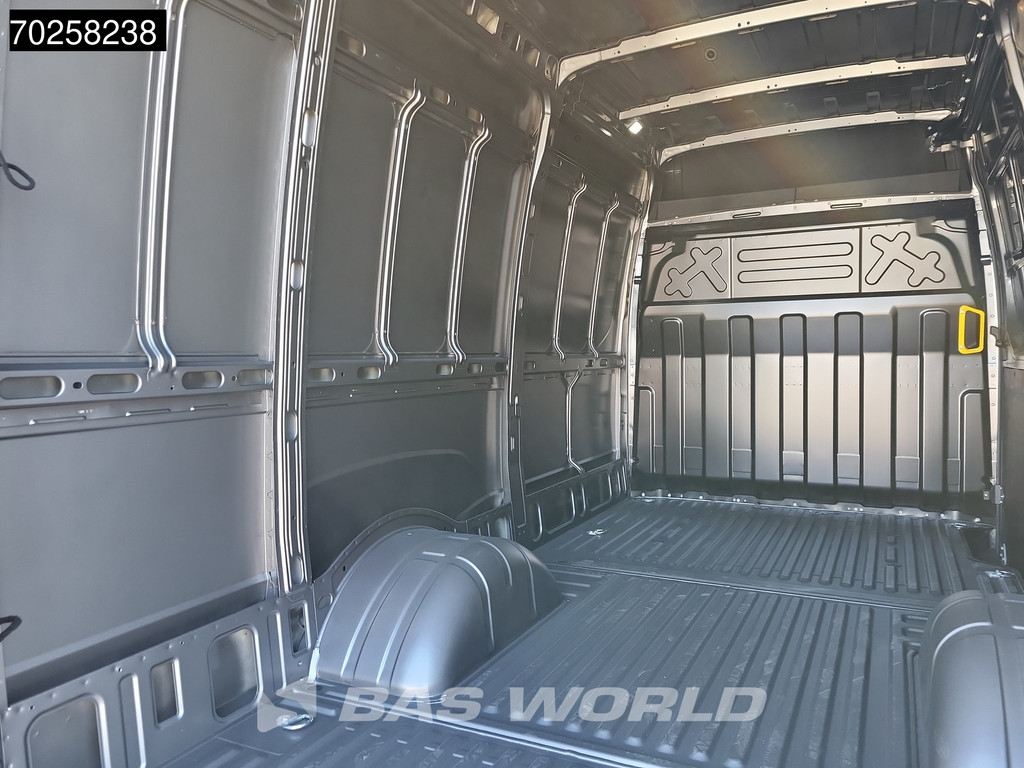 Iveco Daily 35C21 3.0L Automaat 210PK L2H2 Dubbellucht 2025-Model 3,5t Trekhaak ACC LED CarPlay Camera Parkeersensoren Euro6 L2 12m3 Airco 7