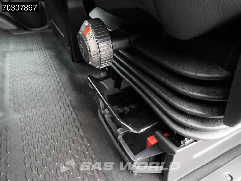 Iveco Daily 35C21 3.0L Automaat Black Edition L4H2 ACC LED Airco Camera Parkeersensoren CarPlay Stoelverwarming 3,5t Trekgewicht Euro6 L3 Airco 19