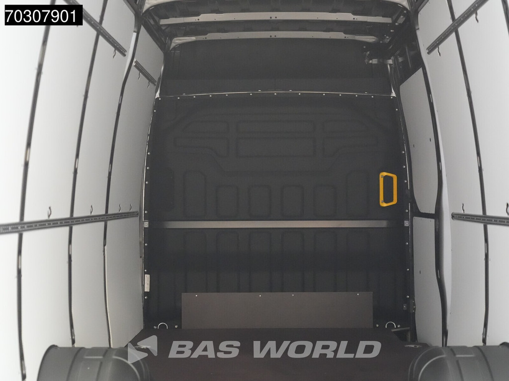Iveco Daily 35C21 3.0L Automaat L3H2 210PK Dubbellucht ACC LED Airco Camera Parkeersensoren CarPlay Stoelverwarming 3,5t Trekgewicht Euro6 L3 Airco 10