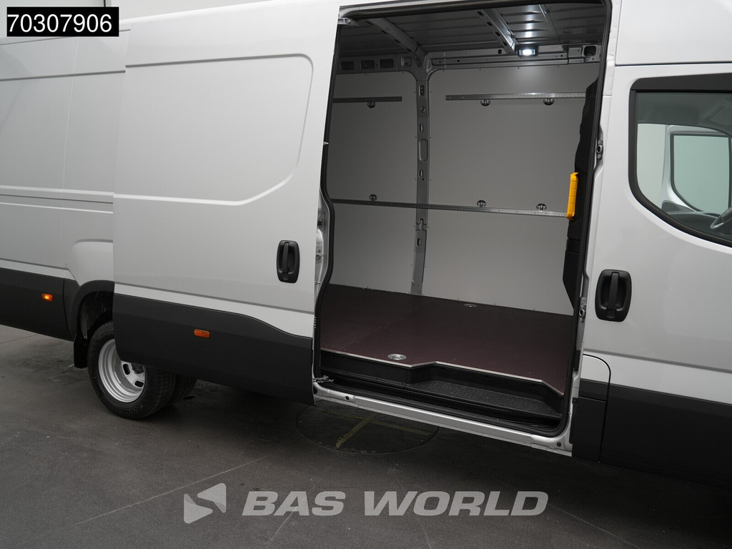 Iveco Daily 35C21 3.0L Automaat L3H2 210PK Dubbellucht ACC LED Airco Camera Parkeersensoren CarPlay Stoelverwarming 3,5t Trekgewicht Euro6 L3 Airco 10