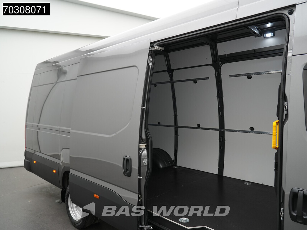 Iveco Daily 35C21 3.0L Automaat L3H3 Dubbellucht 210PK LED ACC Airco Camera Parkeersensoren CarPlay Stoelverwarming 3,5t Trekgewicht 19,6m3 Euro6 L3 Hoog Dak XL Airco 10