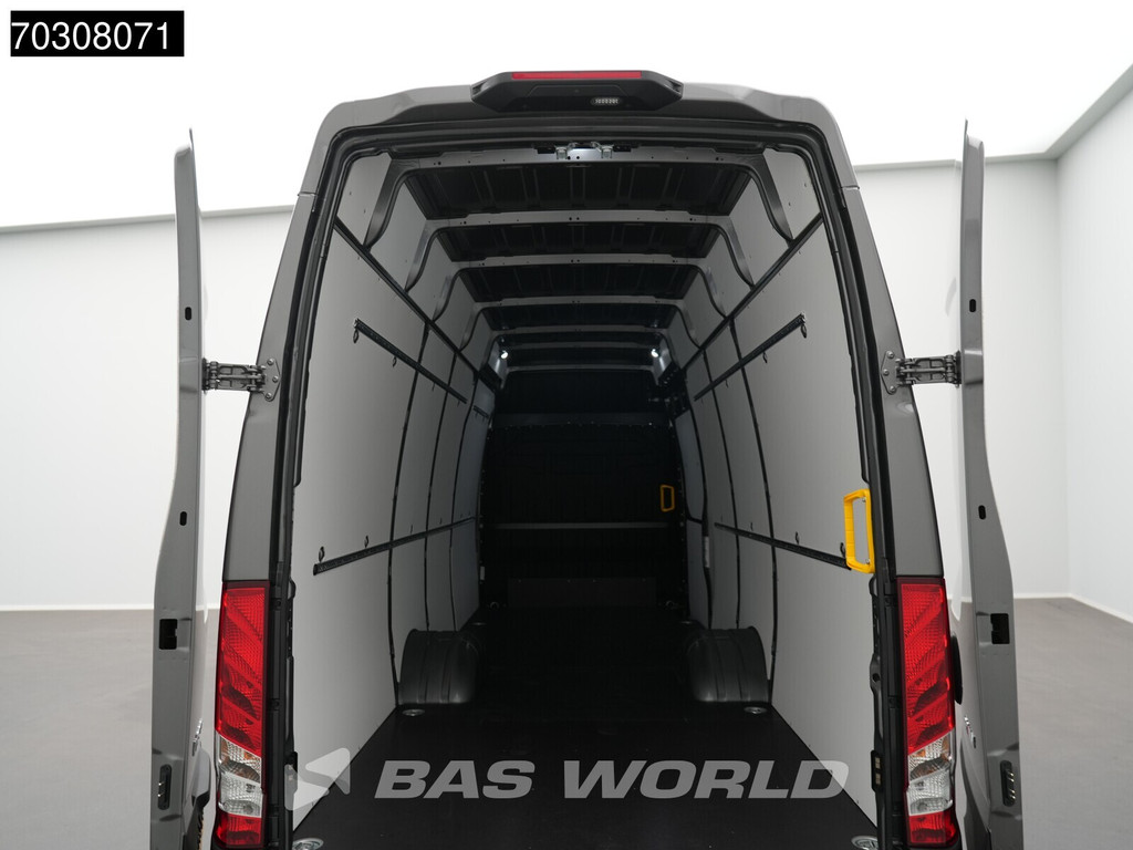 Iveco Daily 35C21 3.0L Automaat L3H3 Dubbellucht 210PK LED ACC Airco Camera Parkeersensoren CarPlay Stoelverwarming 3,5t Trekgewicht 19,6m3 Euro6 L3 Hoog Dak XL Airco 13