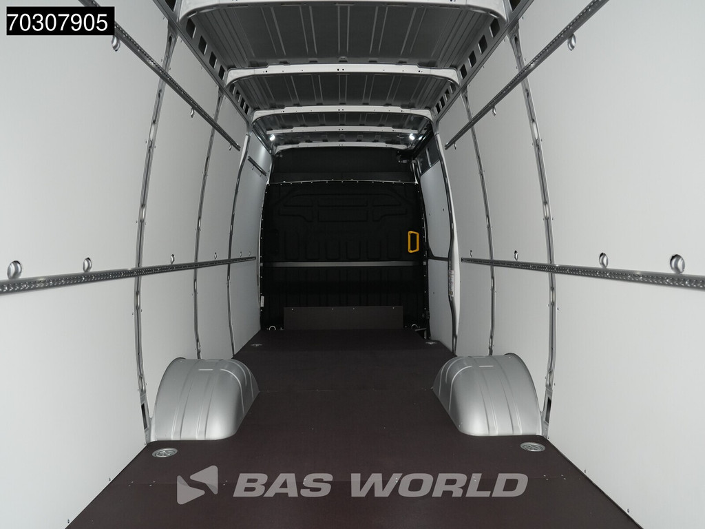Iveco Daily 35C21 3.0L Automaat L4H2 210PK Dubbellucht ACC LED Airco Camera Parkeersensoren CarPlay Stoelverwarming 3,5t Trekgewicht Euro6 L4 Airco 13