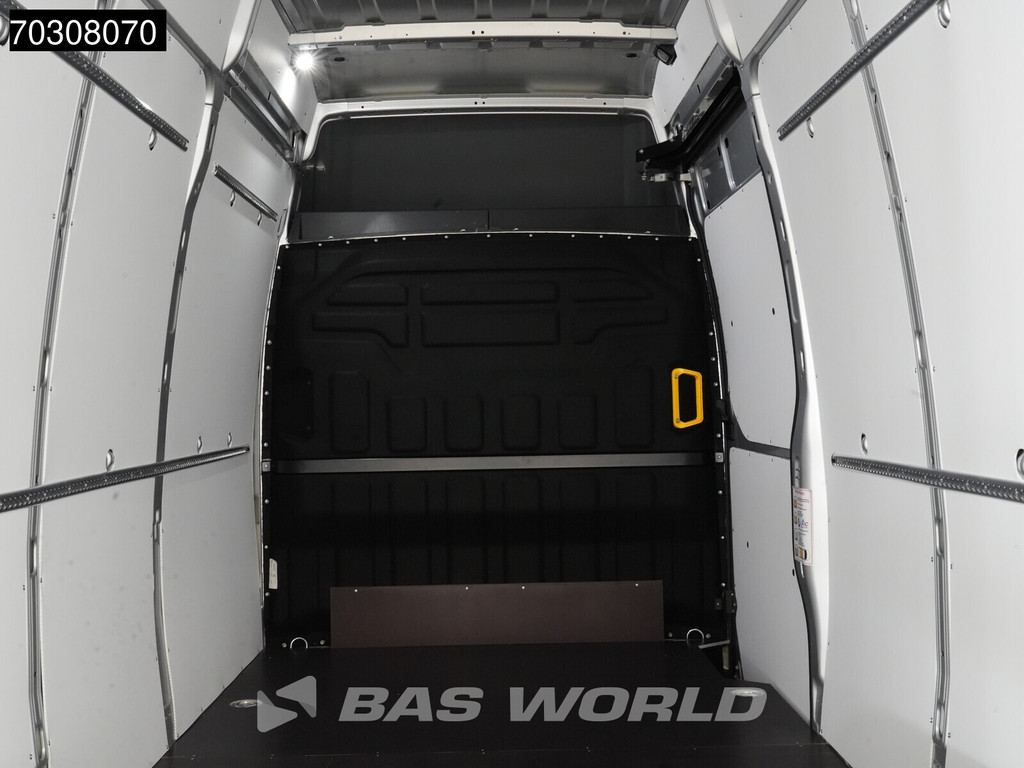 Iveco Daily 35C21 3.0L Automaat L4H3 210PK ACC LED Dubbellucht Airco Camera CarPlay Parkeersensoren 19,6m3 Euro6 Hoog Dak L4 Airco 12
