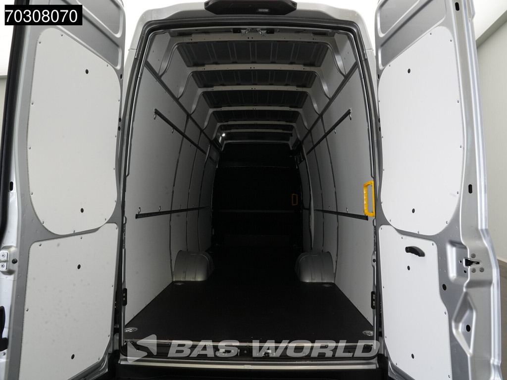 Iveco Daily 35C21 3.0L Automaat L4H3 210PK ACC LED Dubbellucht Airco Camera CarPlay Parkeersensoren 19,6m3 Euro6 Hoog Dak L4 Airco 9
