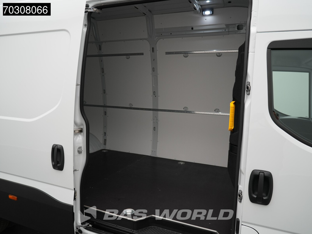 Iveco Daily 35C21 3.0L Automaat L4H3 Dubbellucht 210PK LED ACC Airco Camera Parkeersensoren CarPlay 3,5t Trekgewicht Euro6 L4 Hoog Dak Airco 10